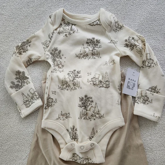 GAP Baby Toile Bear Print Set in Cream and Taupe - Picture 3 of 4